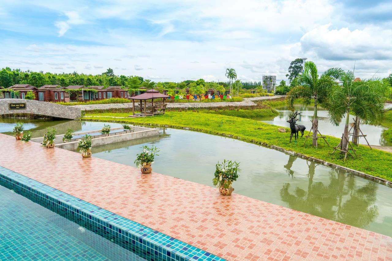 Prew Lom Chom Nam Hotel Banphanszadetnok Kültér fotó